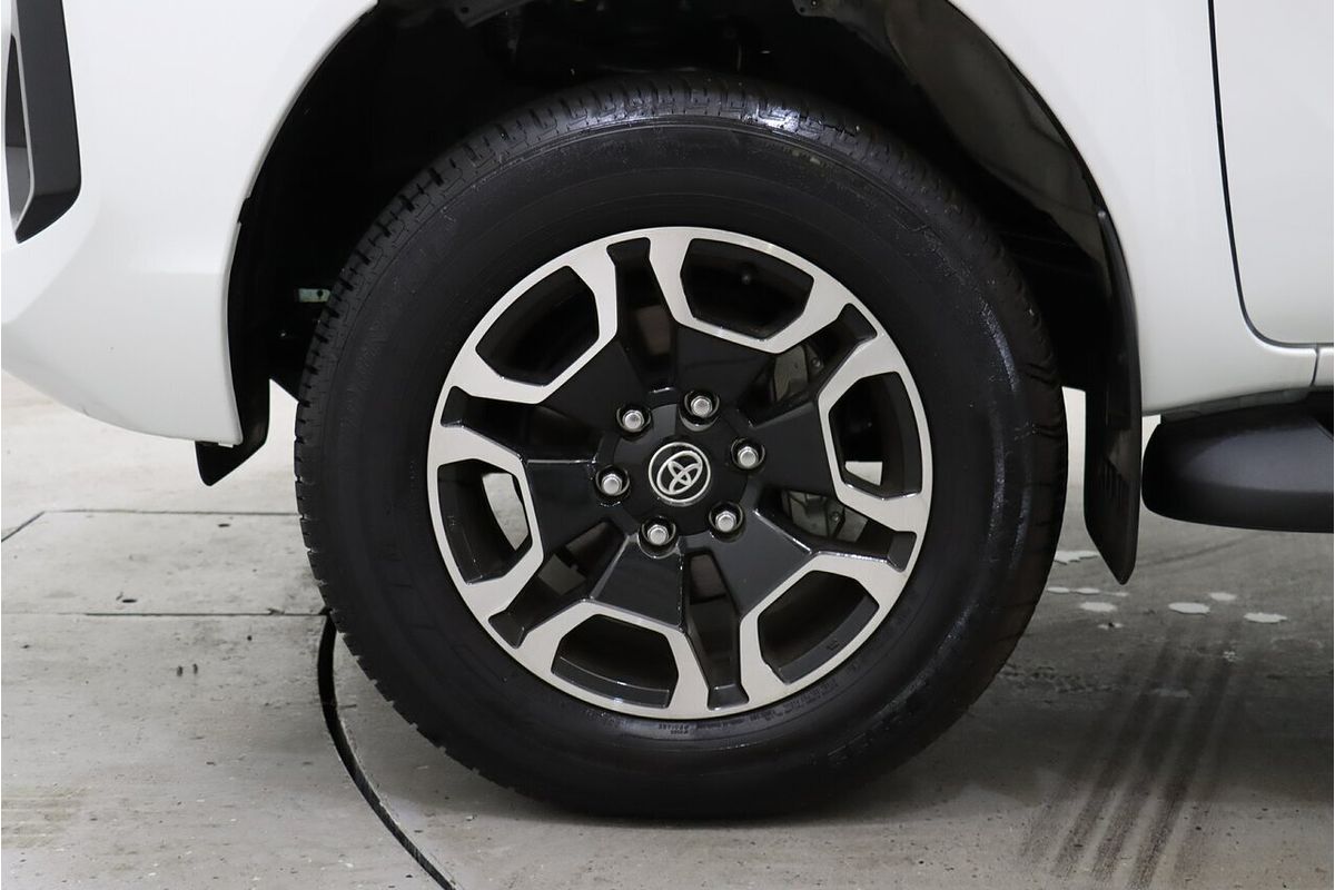 2024 Toyota Hilux SR5 48V GUN126R 4X4