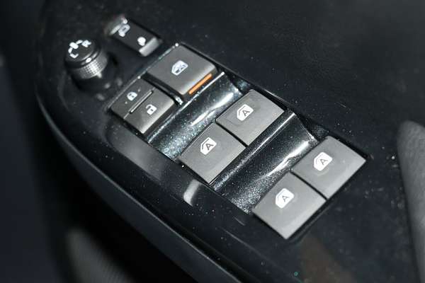 2024 Toyota Hilux SR5 48V GUN126R 4X4