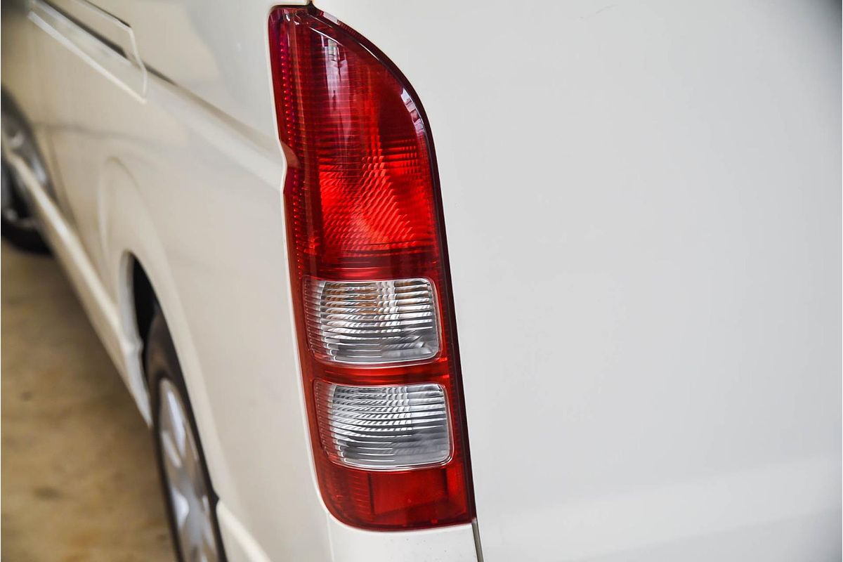 2014 Toyota Hiace Commuter TRH223R