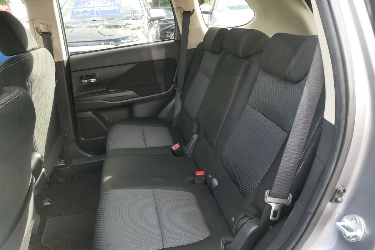2017 Mitsubishi Outlander LS Safety Pack ZK