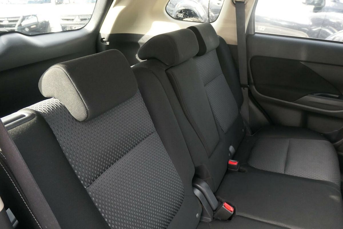 2017 Mitsubishi Outlander LS Safety Pack ZK