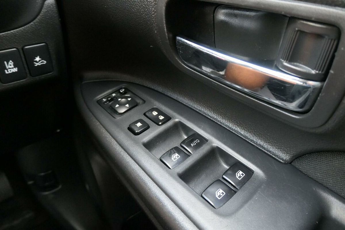 2017 Mitsubishi Outlander LS Safety Pack ZK