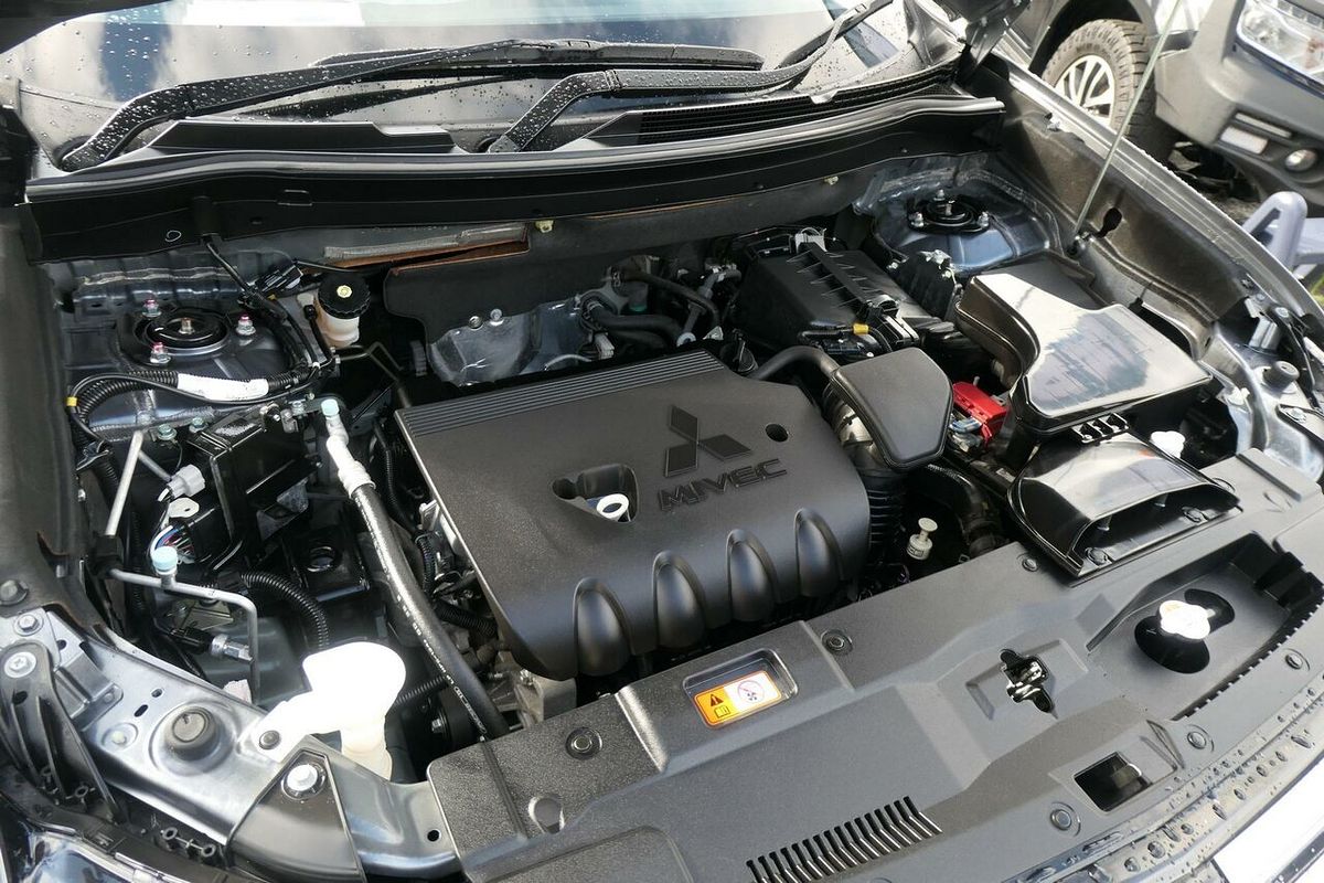 2017 Mitsubishi Outlander LS Safety Pack ZK