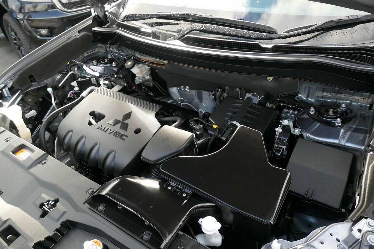 2017 Mitsubishi Outlander LS Safety Pack ZK