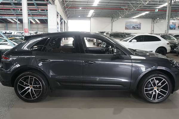 2021 Porsche Macan 95B