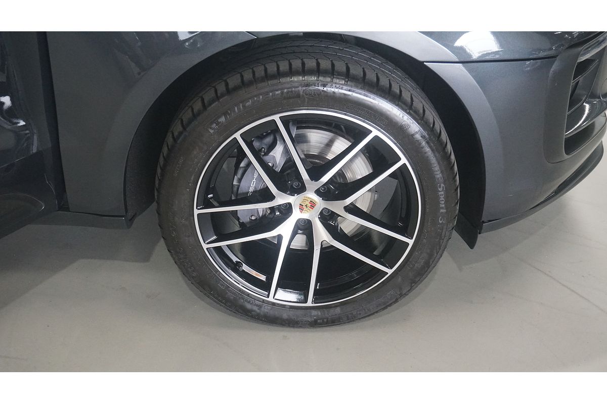 2021 Porsche Macan 95B
