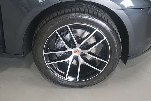 2021 Porsche Macan 95B