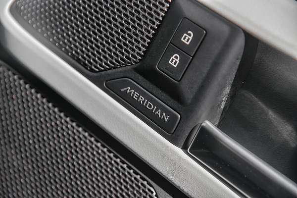 2022 Land Rover Defender 90 P300 L663