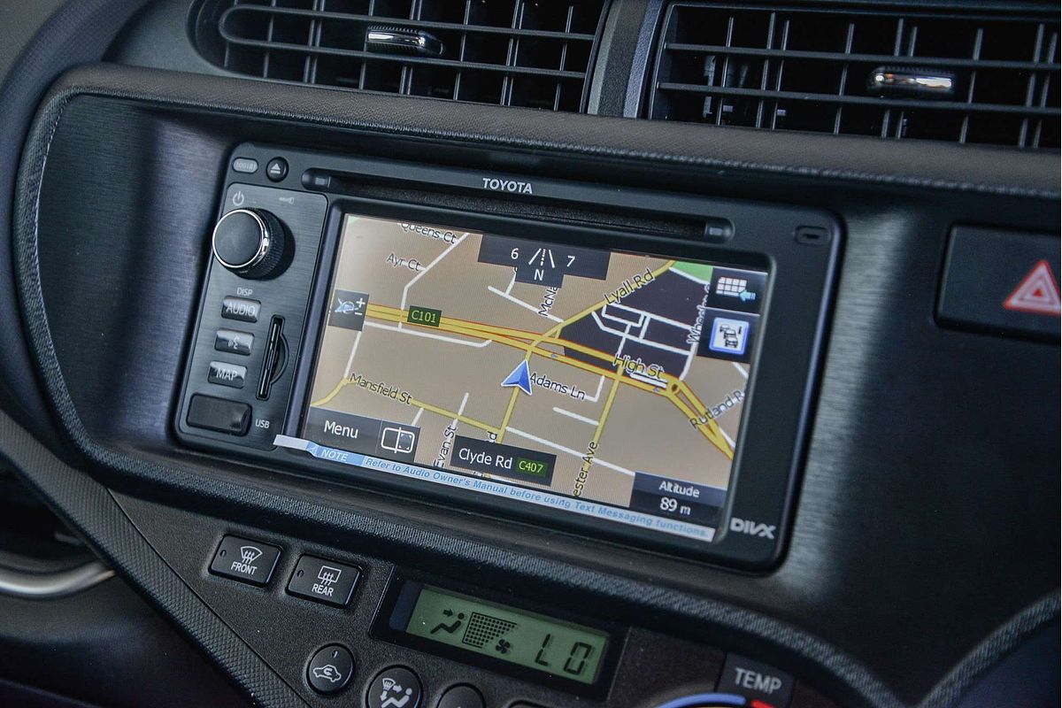 2014 Toyota Prius C i-Tech NHP10R