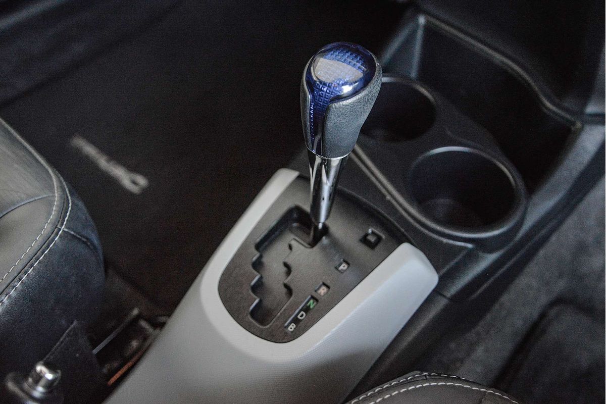 2014 Toyota Prius C i-Tech NHP10R