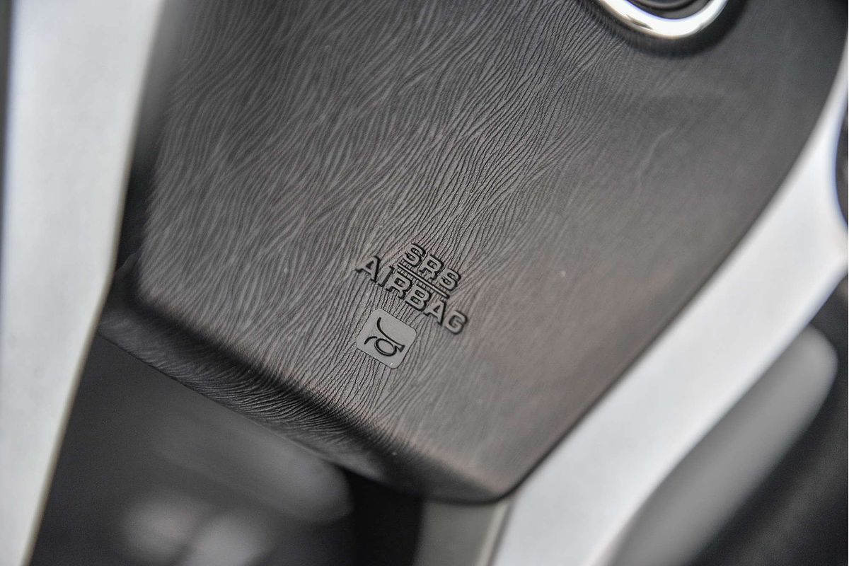 2014 Toyota Prius C i-Tech NHP10R