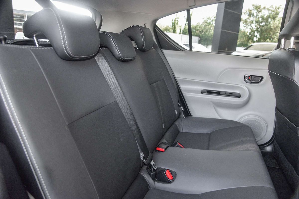 2014 Toyota Prius C i-Tech NHP10R