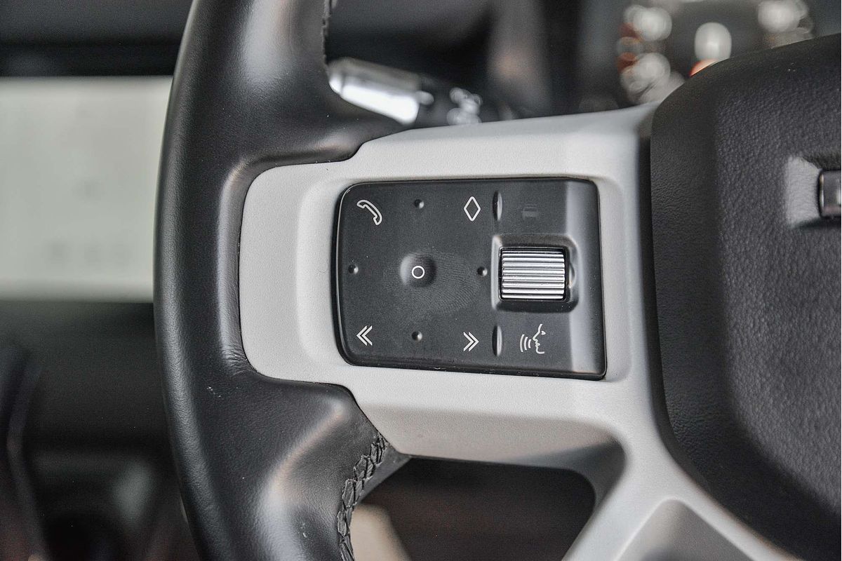 2021 Land Rover Defender 110 D300 SE L663
