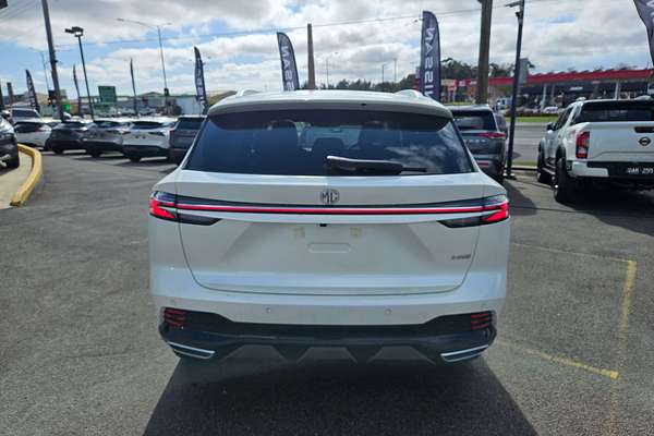 2024 MG HS Essence AS33