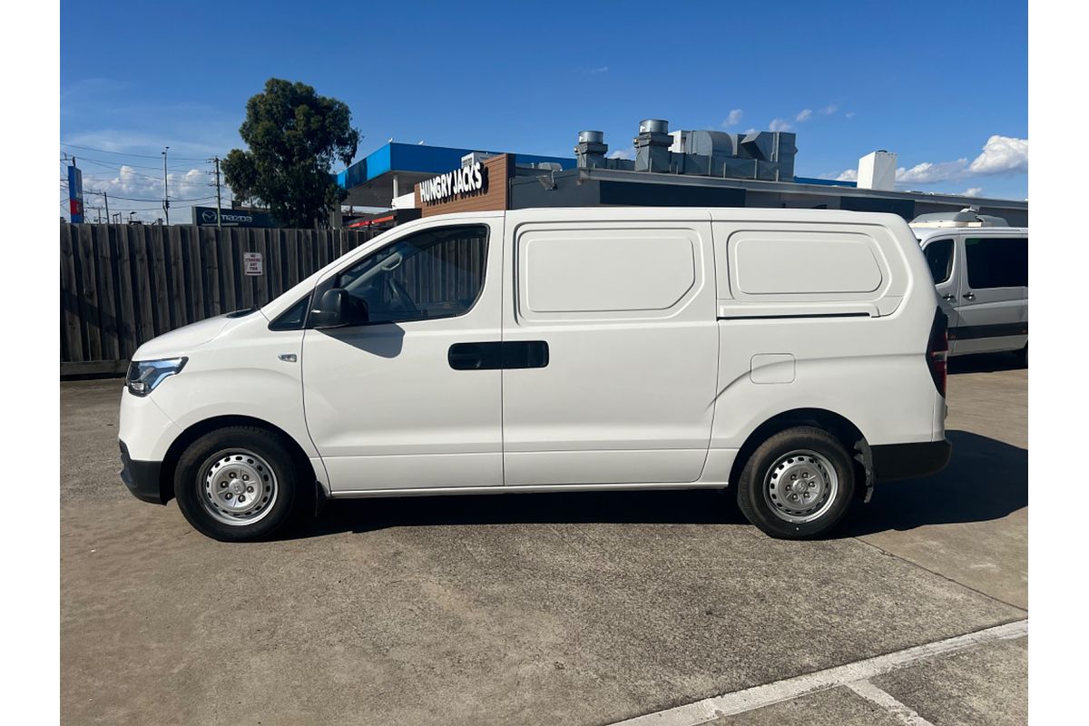 2018 Hyundai iLoad  TQ4