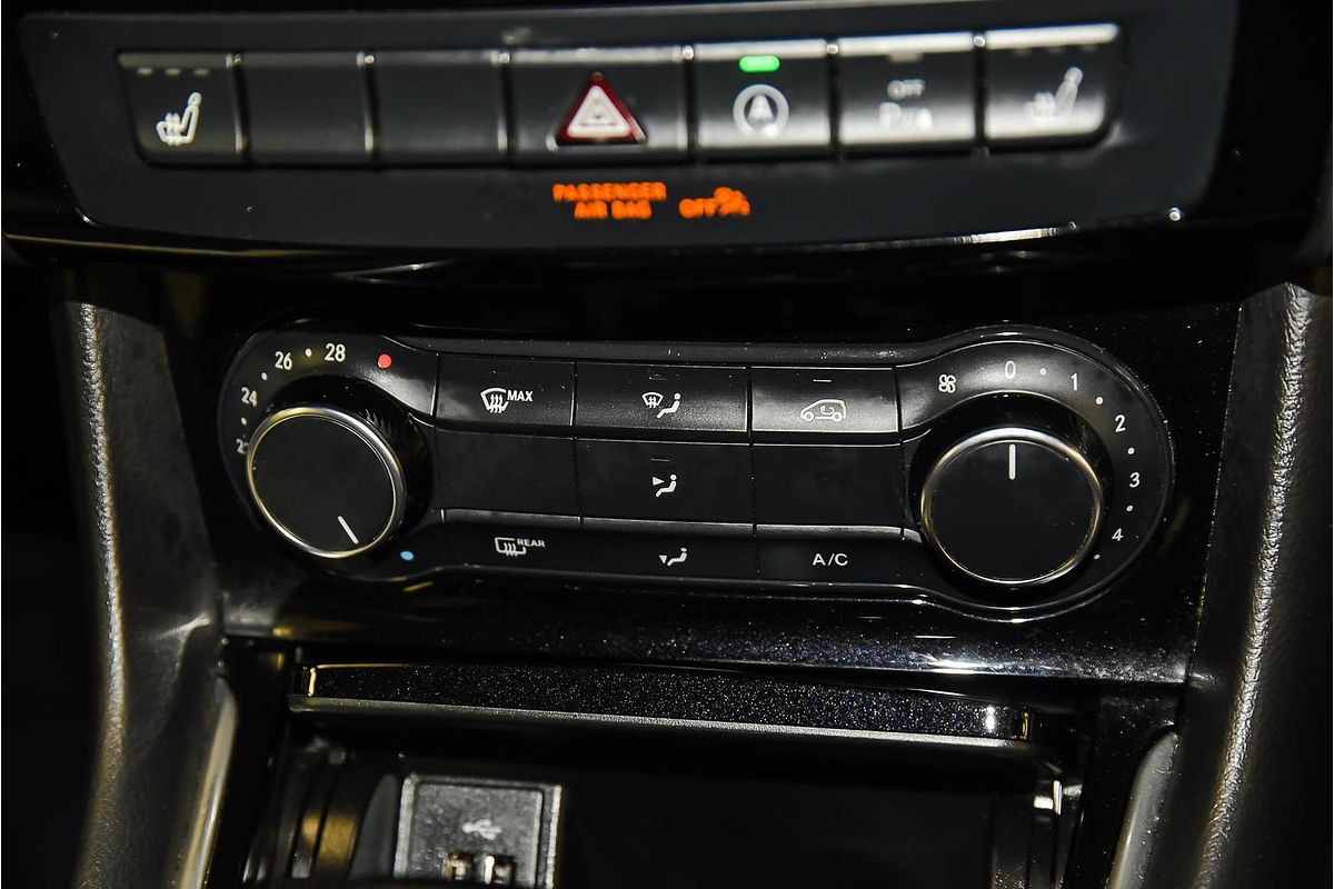 2018 INFINITI Q30 Sport H15