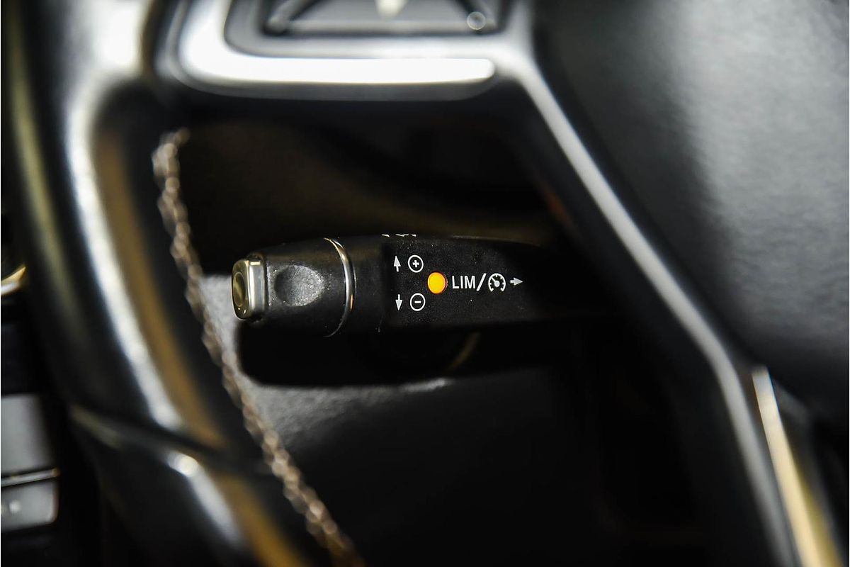 2018 INFINITI Q30 Sport H15