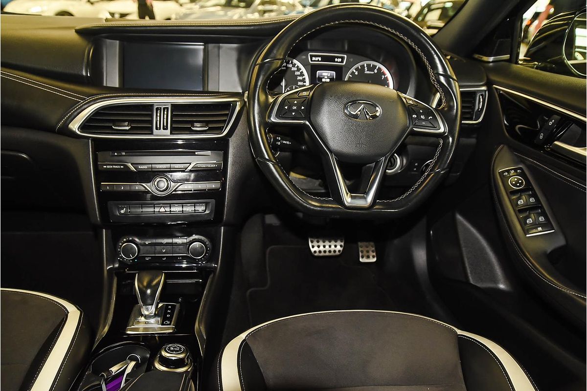 2018 INFINITI Q30 Sport H15