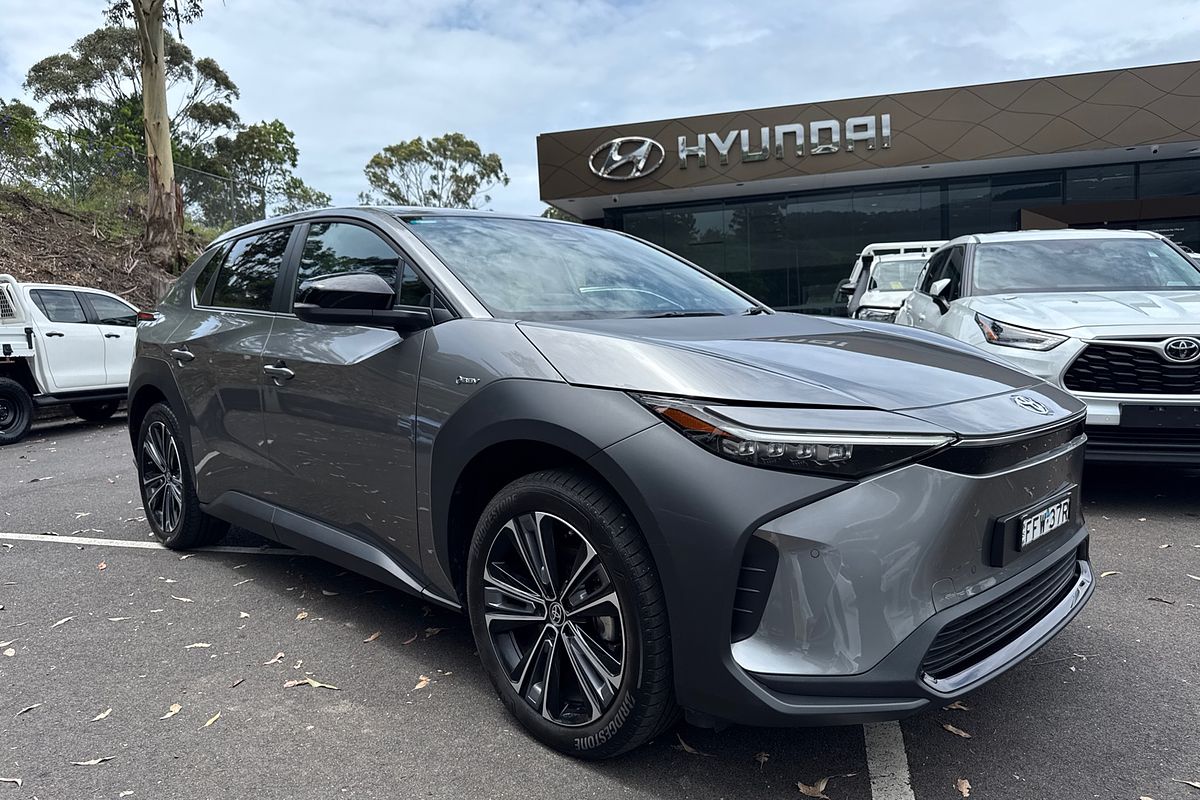 2024 Toyota bZ4X XEAM10R