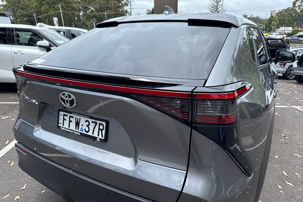 2024 Toyota bZ4X XEAM10R