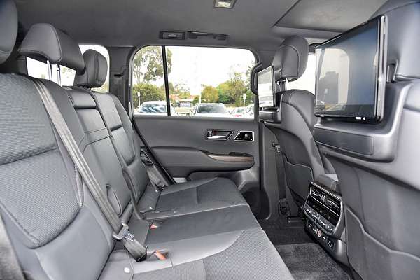 2022 Toyota Landcruiser Sahara FJA300R