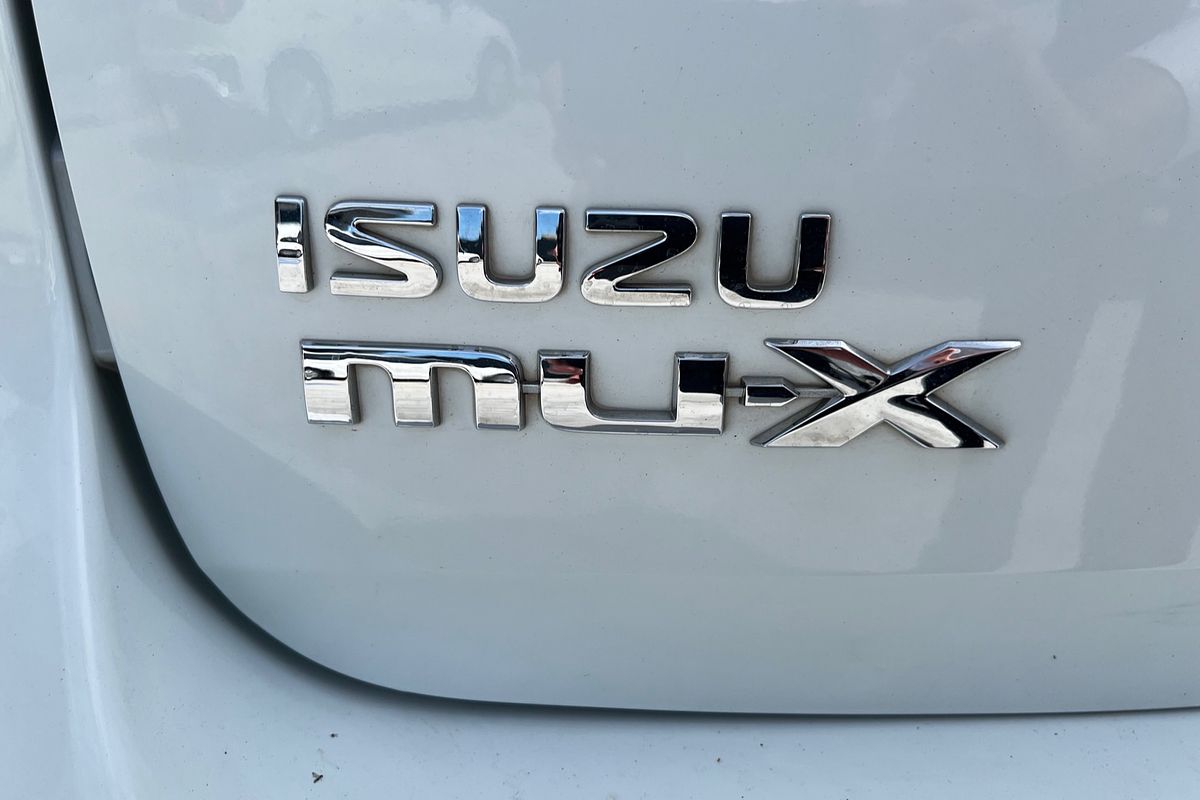 2016 Isuzu MU-X LS-T