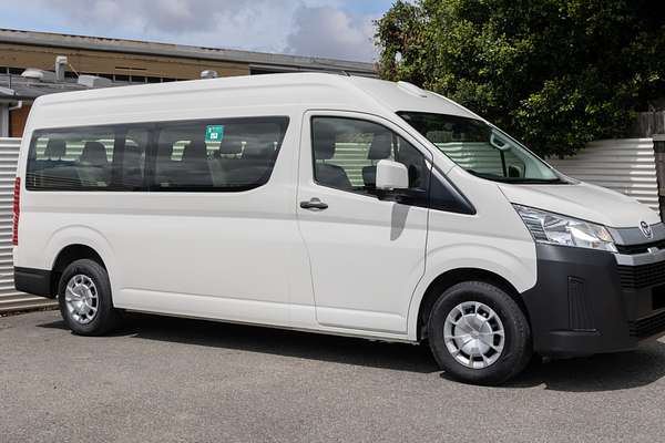 2022 Toyota Hiace Commuter GDH322R