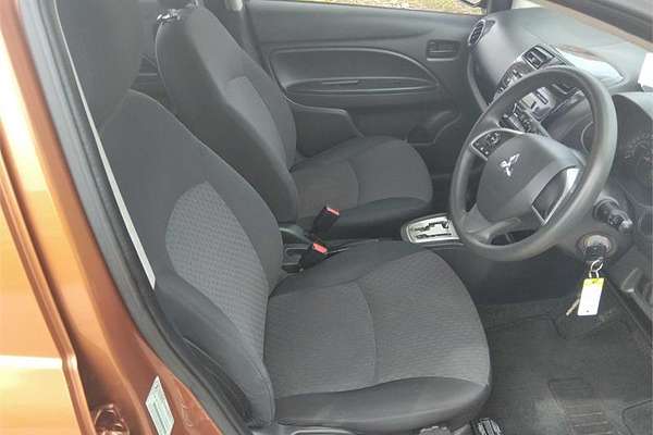 2016 Mitsubishi Mirage ES LA