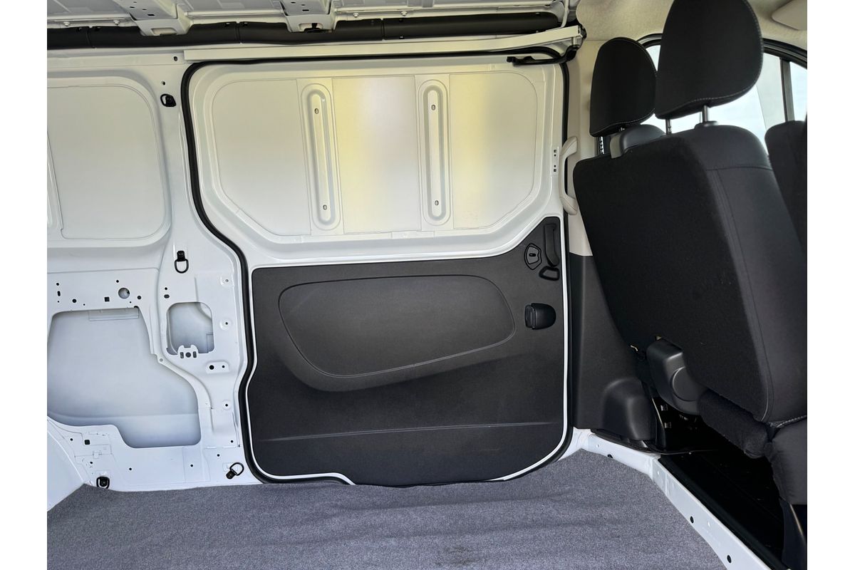 2020 Mitsubishi Express GLX SN SWB