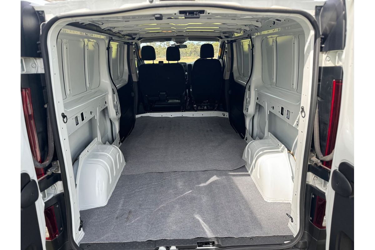 2020 Mitsubishi Express GLX SN SWB