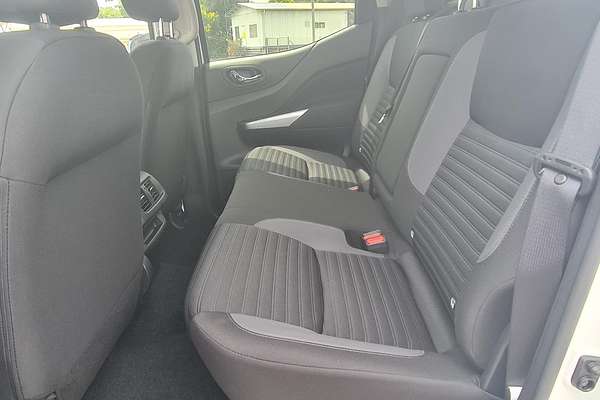 2024 Nissan Navara ST D23 4X4