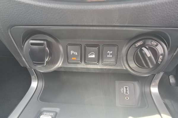 2024 Nissan Navara ST D23 4X4