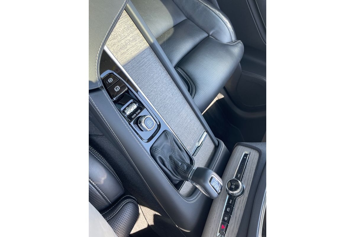 2021 Volvo XC90 T6 Inscription