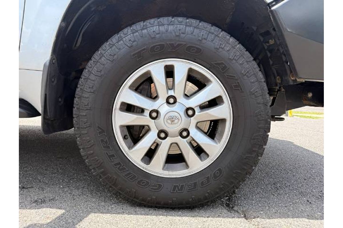 2012 Toyota Landcruiser GXL VDJ200R