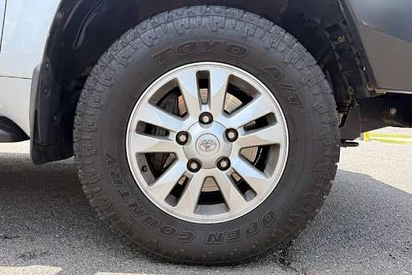2012 Toyota Landcruiser GXL VDJ200R