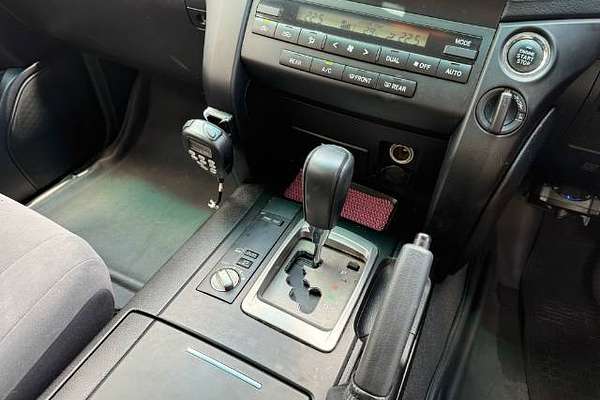 2012 Toyota Landcruiser GXL VDJ200R
