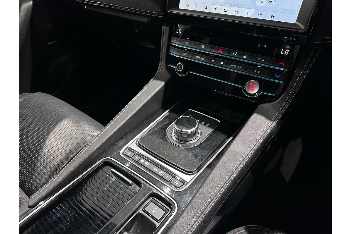 2019 Jaguar F-PACE 20d R-Sport X761