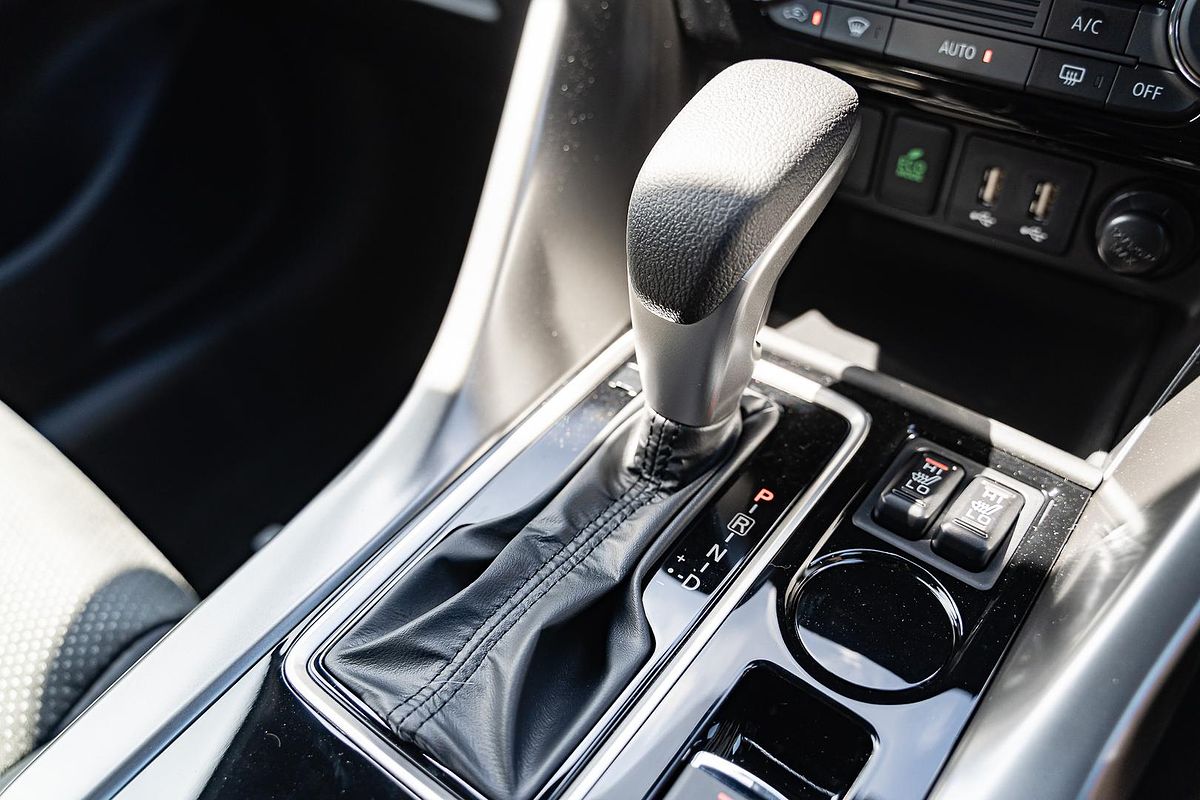 2024 Mitsubishi Eclipse Cross Black Edition YB