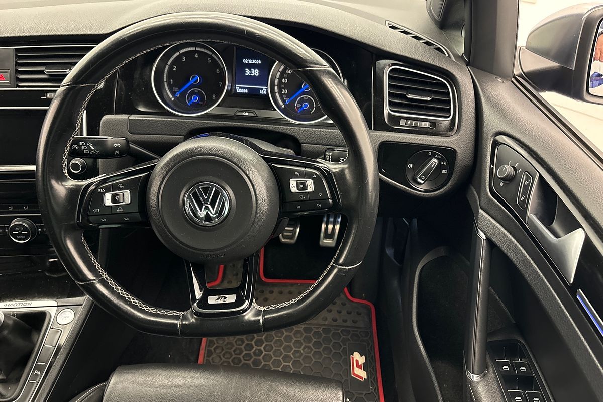 2015 Volkswagen Golf R 7