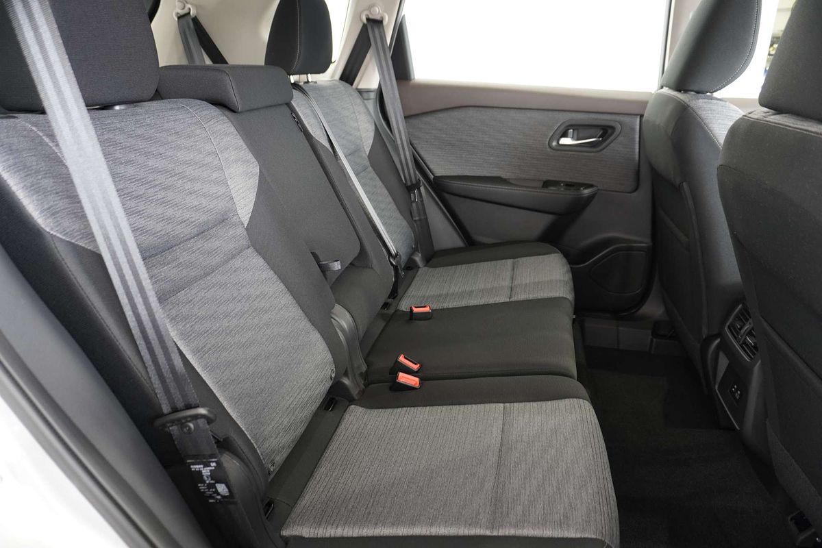 2025 Nissan X-TRAIL ST T33