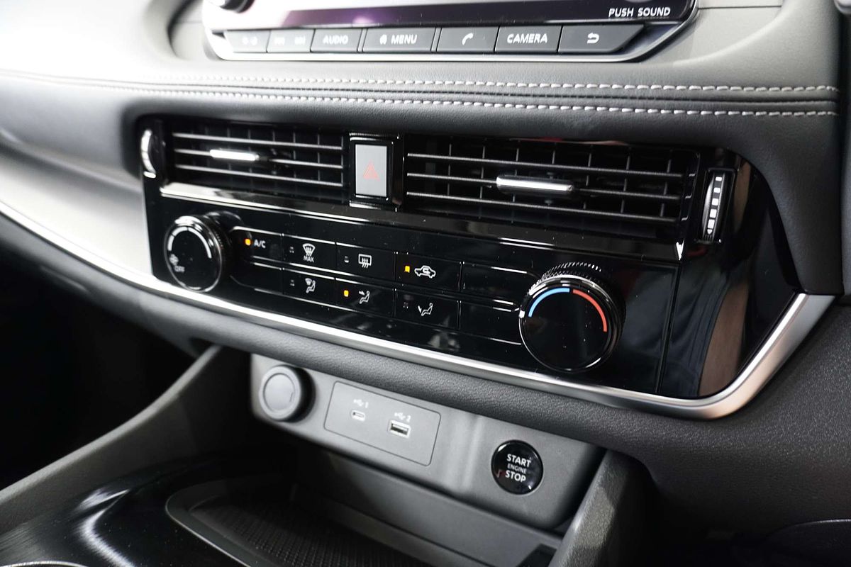 2025 Nissan X-TRAIL ST T33