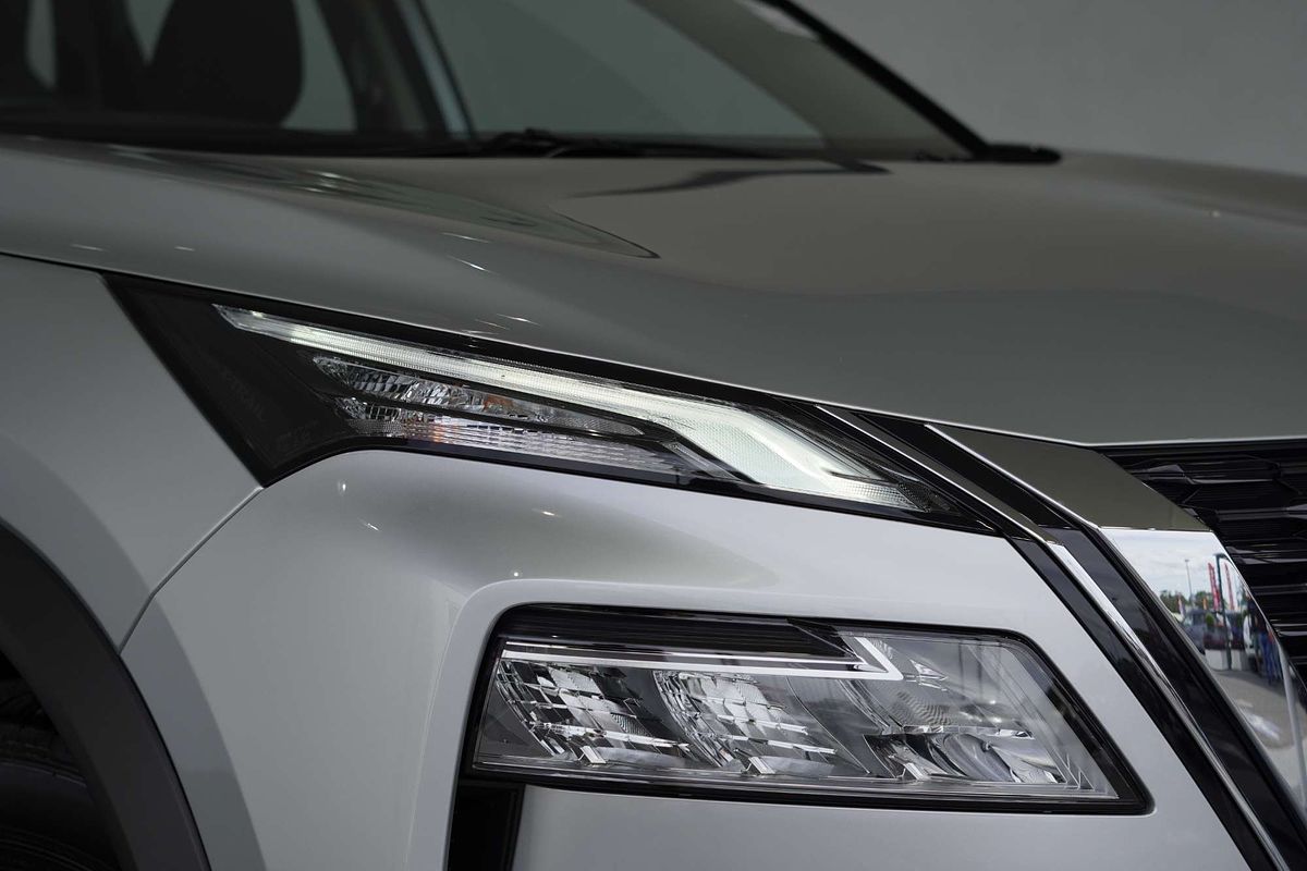 2025 Nissan X-TRAIL ST T33