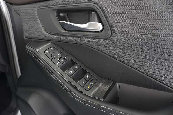 2024 Nissan X-TRAIL ST T33