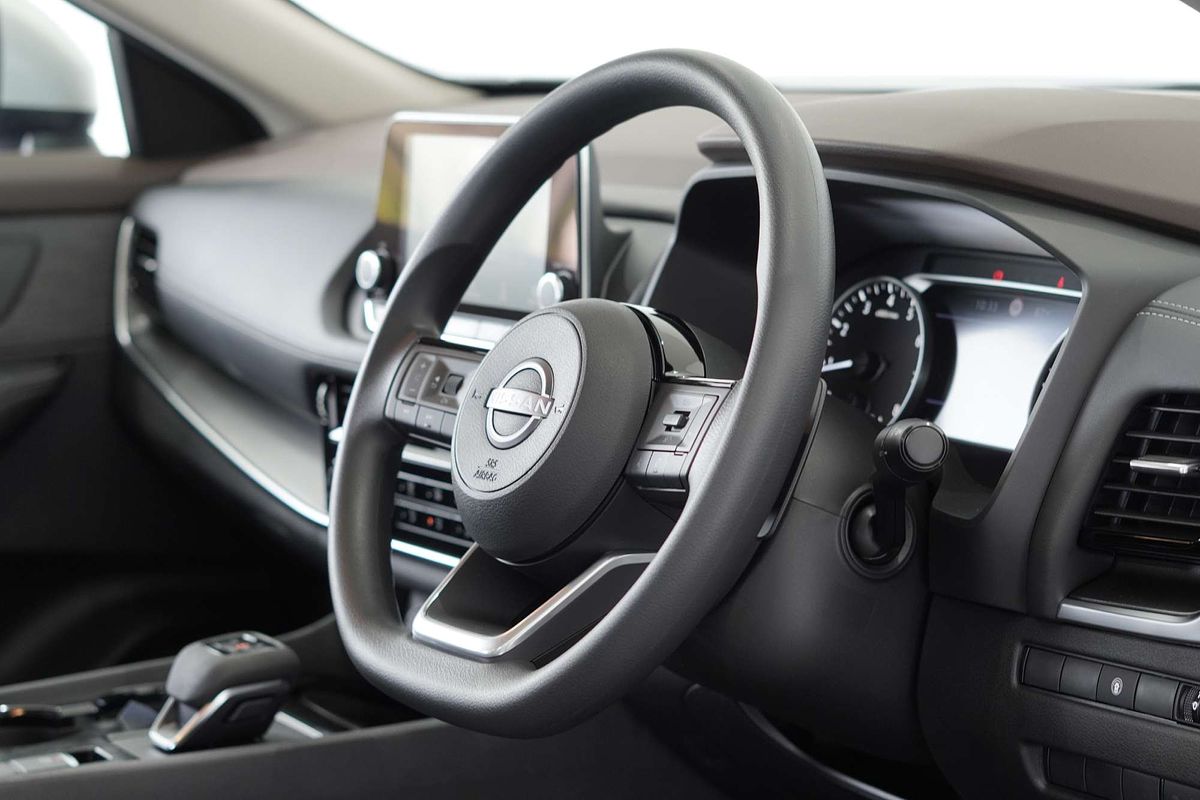 2025 Nissan X-TRAIL ST T33