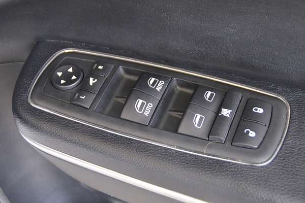 2012 Chrysler 300 C LX