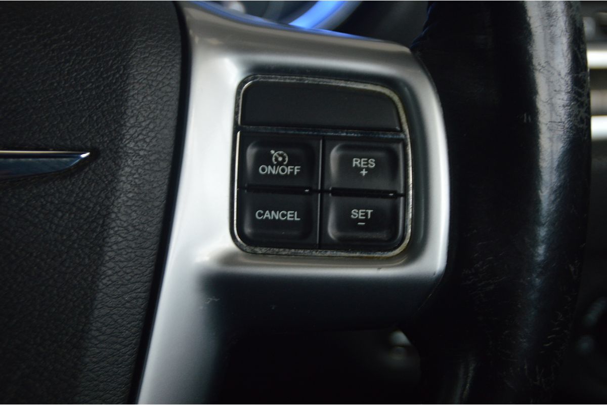 2012 Chrysler 300 C LX