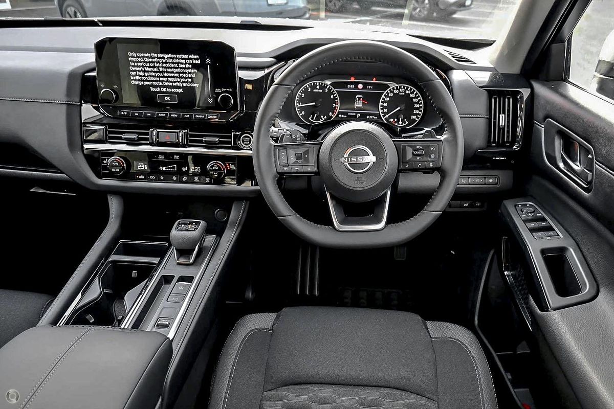 2024 Nissan Pathfinder ST-L R53