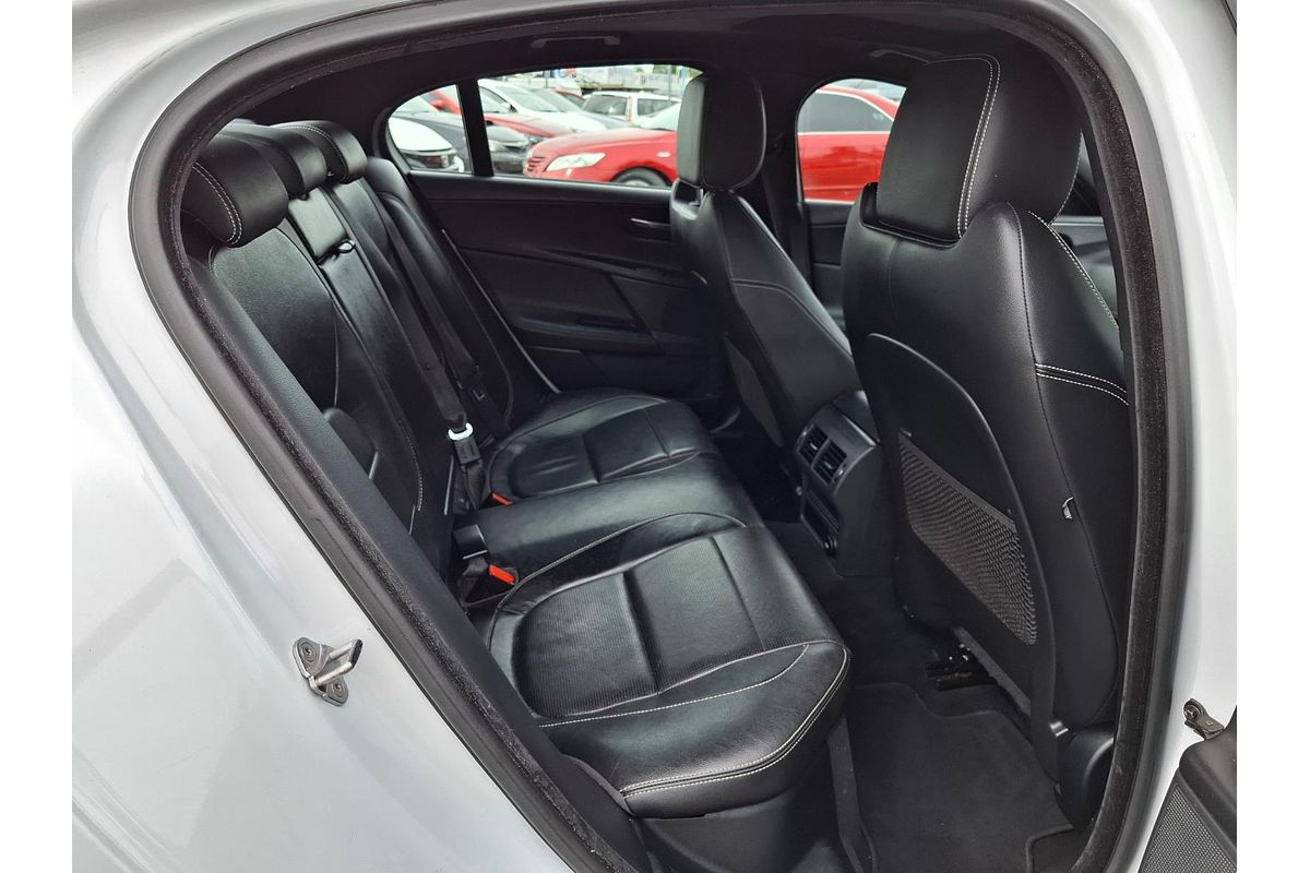 2016 Jaguar XE 20t R-Sport X760