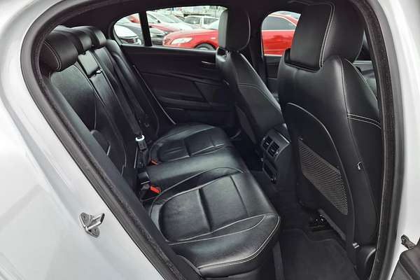 2016 Jaguar XE 20t R-Sport X760