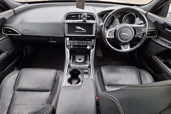 2016 Jaguar XE 20t R-Sport X760